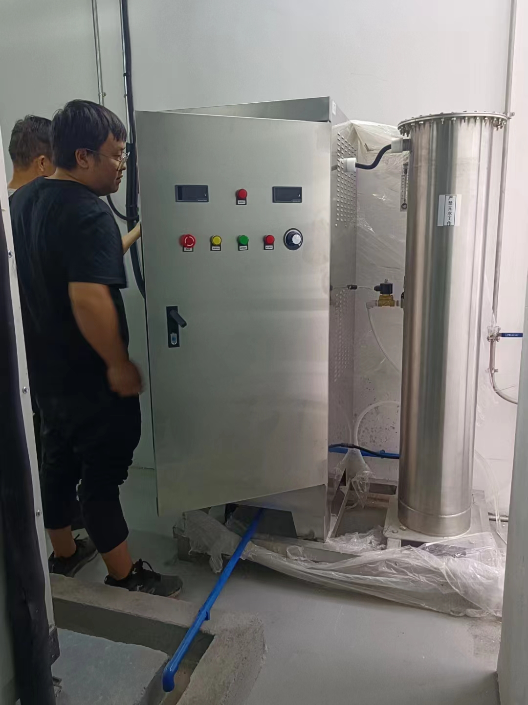 400克臭氧機帶制氧源臭氧發生器3套生產調試發貨中